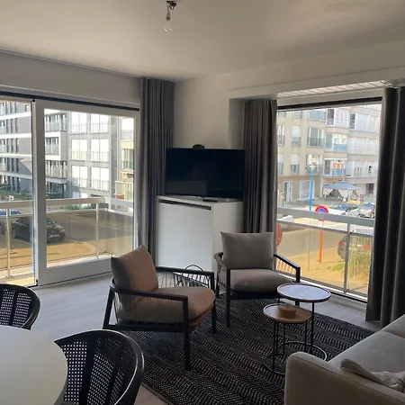 Apartment Dzee Frontaal Zeezicht *