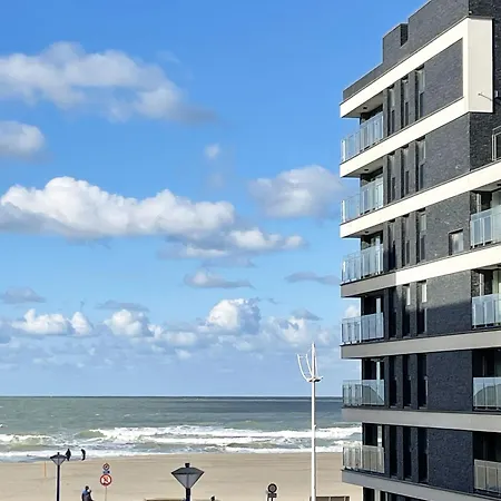 Apartment Dzee Frontaal Zeezicht En Gratis Parking Koksijde