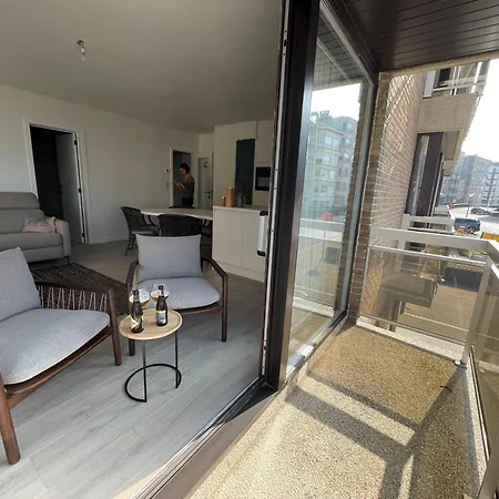 Apartment Dzee Frontaal Zeezicht En Gratis Parking Koksijde